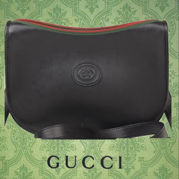 Gucci Handbags - Gucci Sherry Line Embossed GG bag under Frida Giannini with dust bag